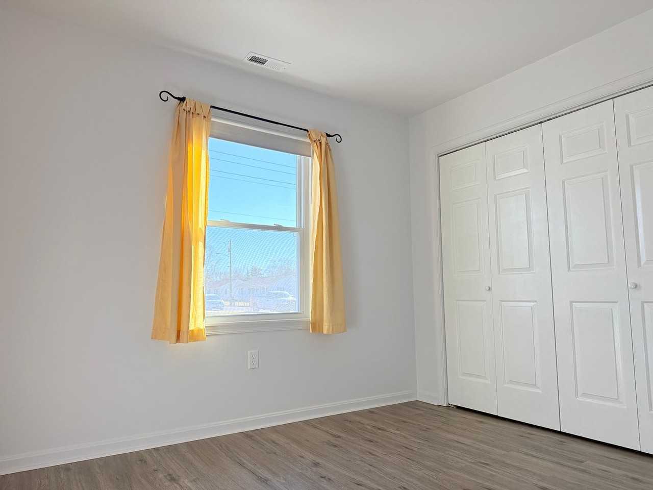 400 Franklin St - Photo 7 of 11