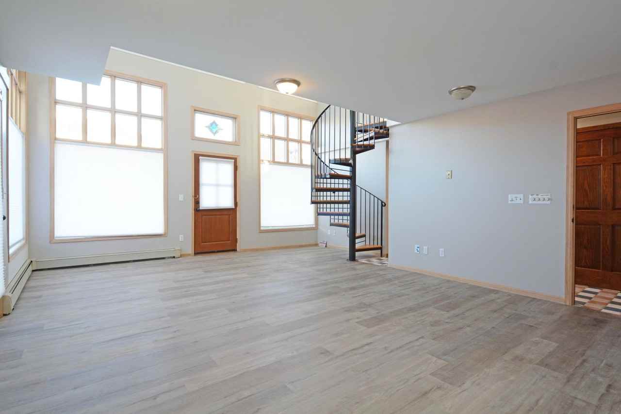 814 Grand Ave - Photo 2 of 44