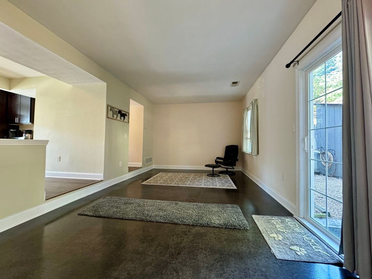 2813 Newton Ct - Photo 4 of 19