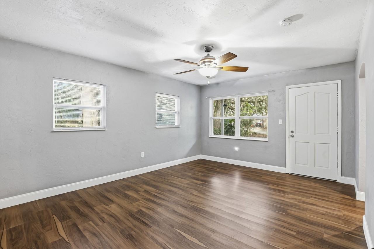 1325 Ne 3rd Ave - Photo 3 of 28