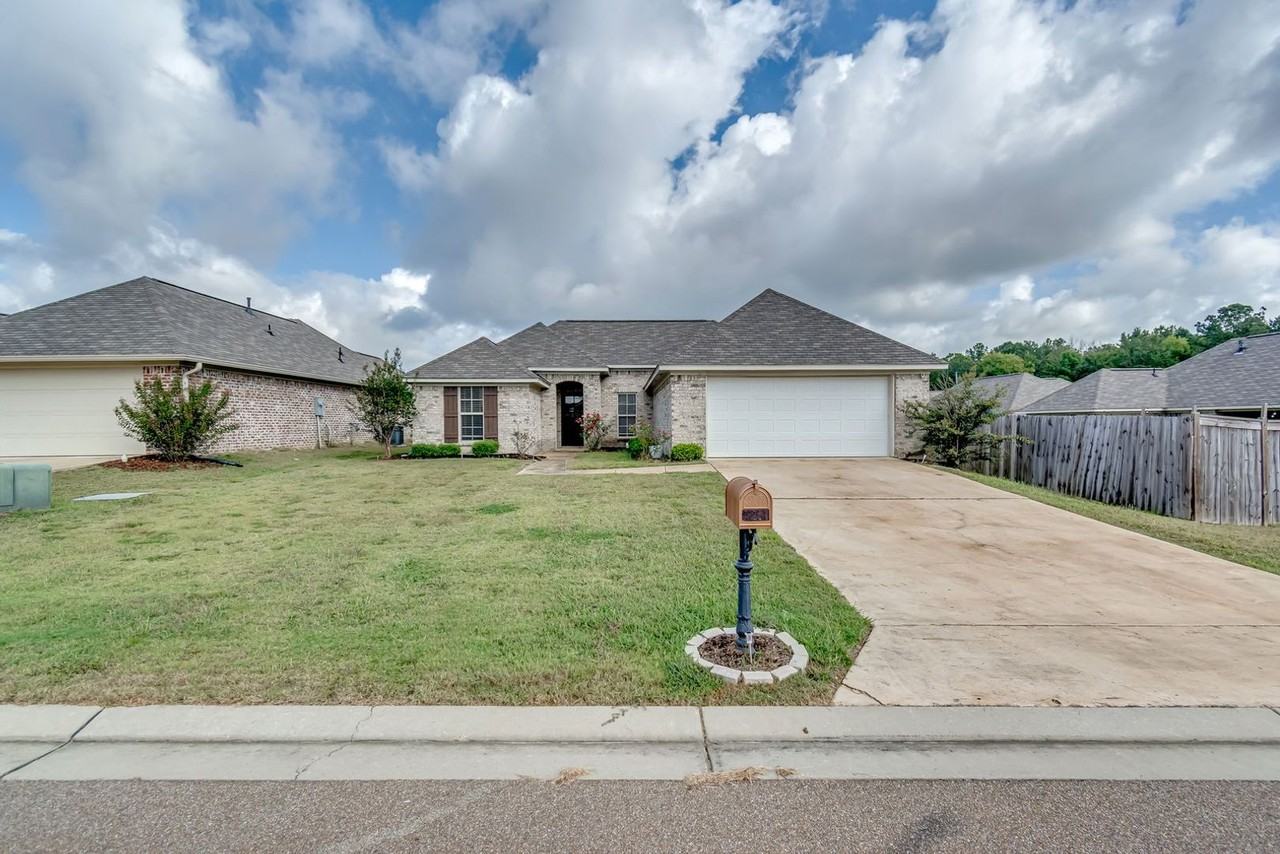 1251 Addison Ln - Photo 2 of 21