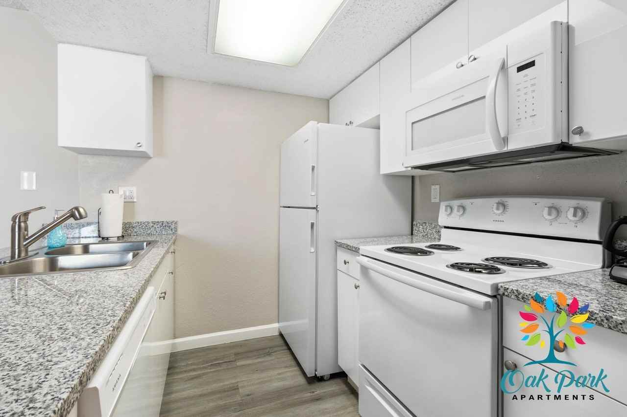 Oak Park Apartments - Photo 2 of 9