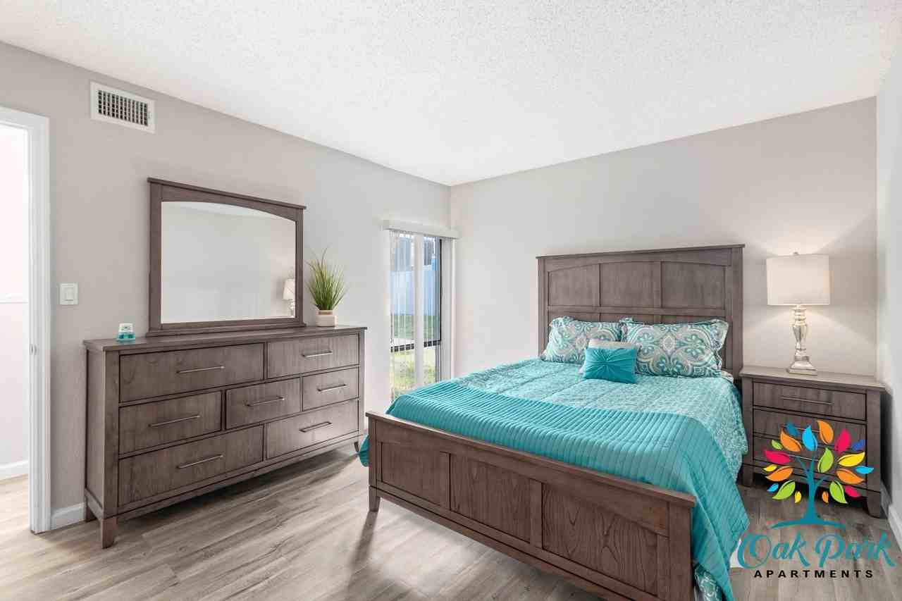 Oak Park Apartments - Photo 6 of 9