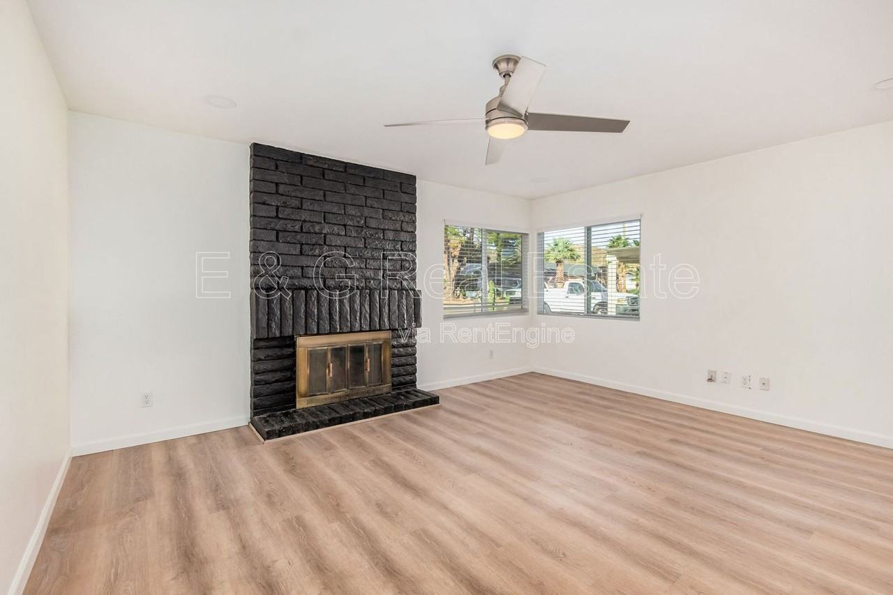 11009 S Tewa St - Photo 5 of 26