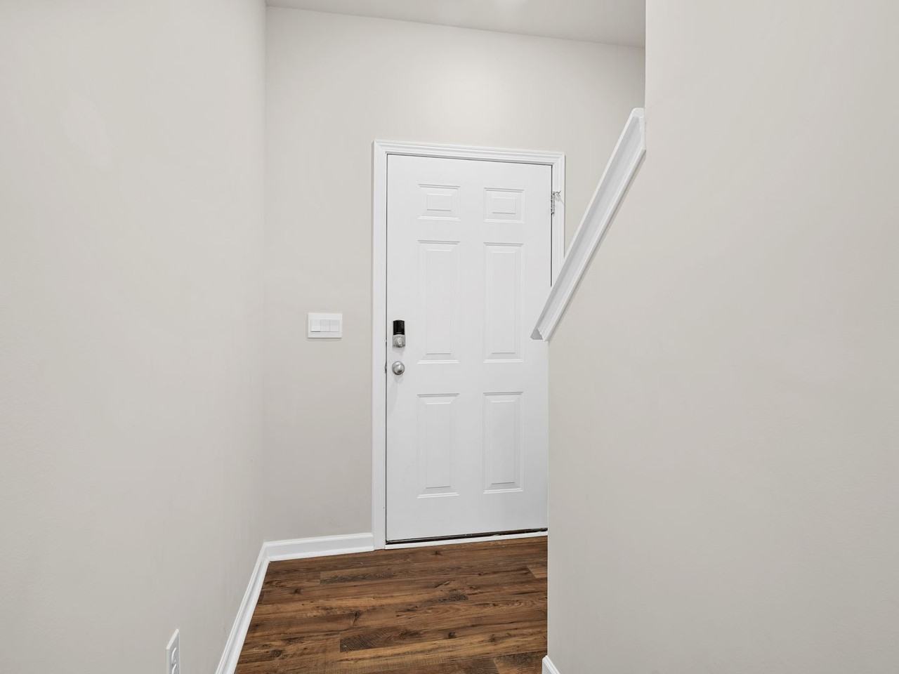 201 Sunriff Ct - Photo 4 of 36