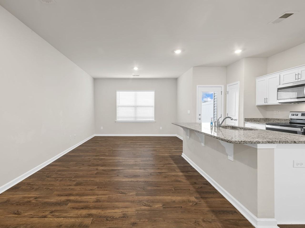 201 Sunriff Ct - Photo 6 of 36