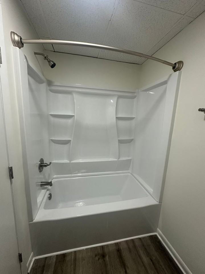 1725 Henry Ave - Photo 4 of 11