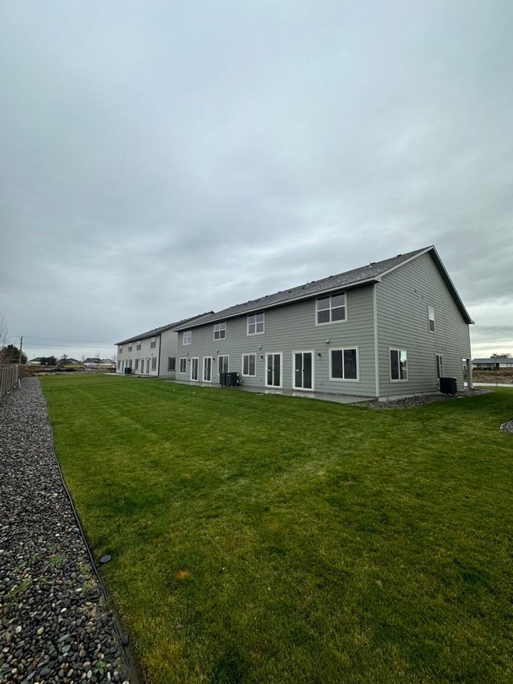 415 Malhi - Photo 5 of 9