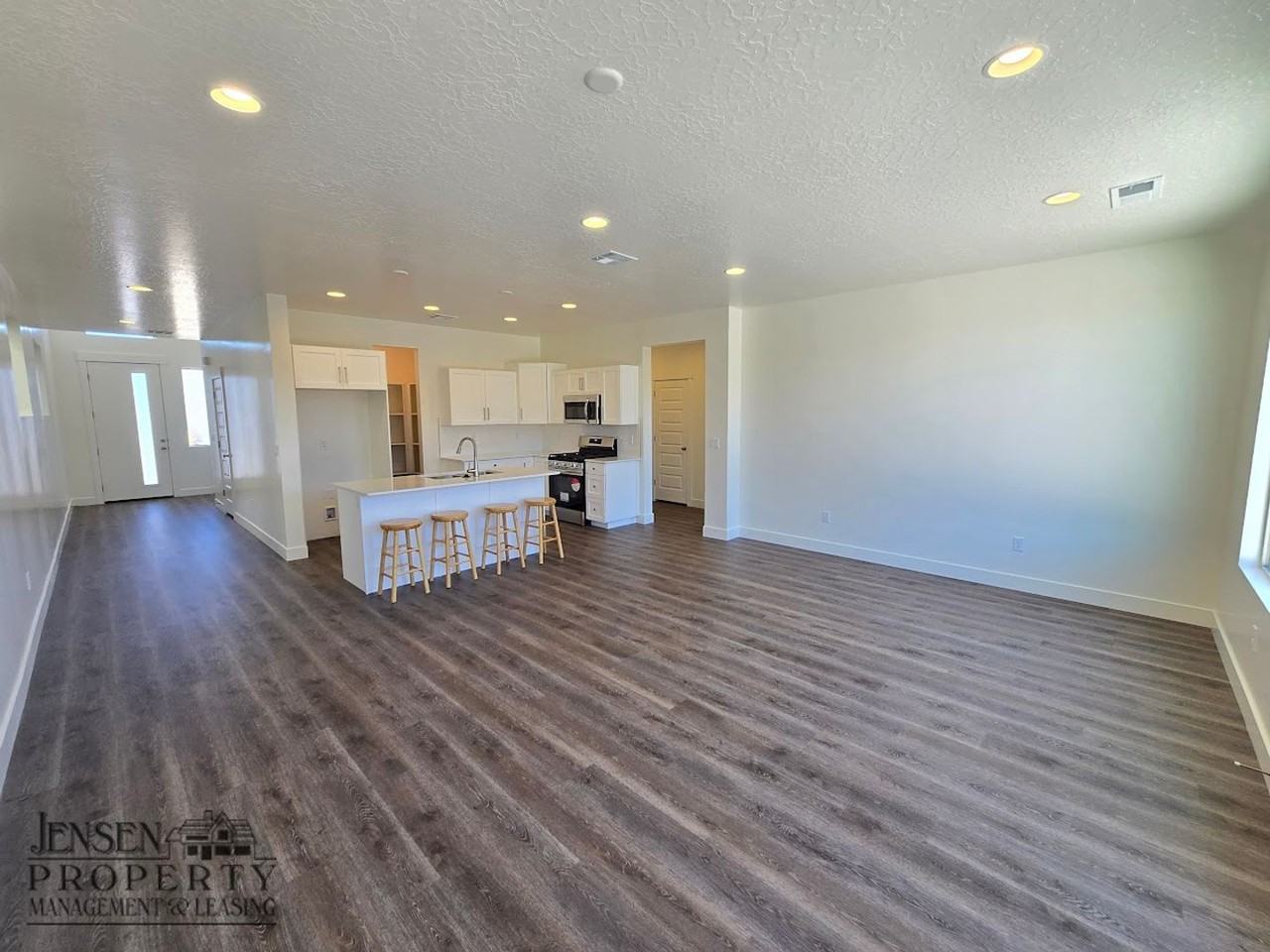 5822 S Lansky Dr - Photo 3 of 33