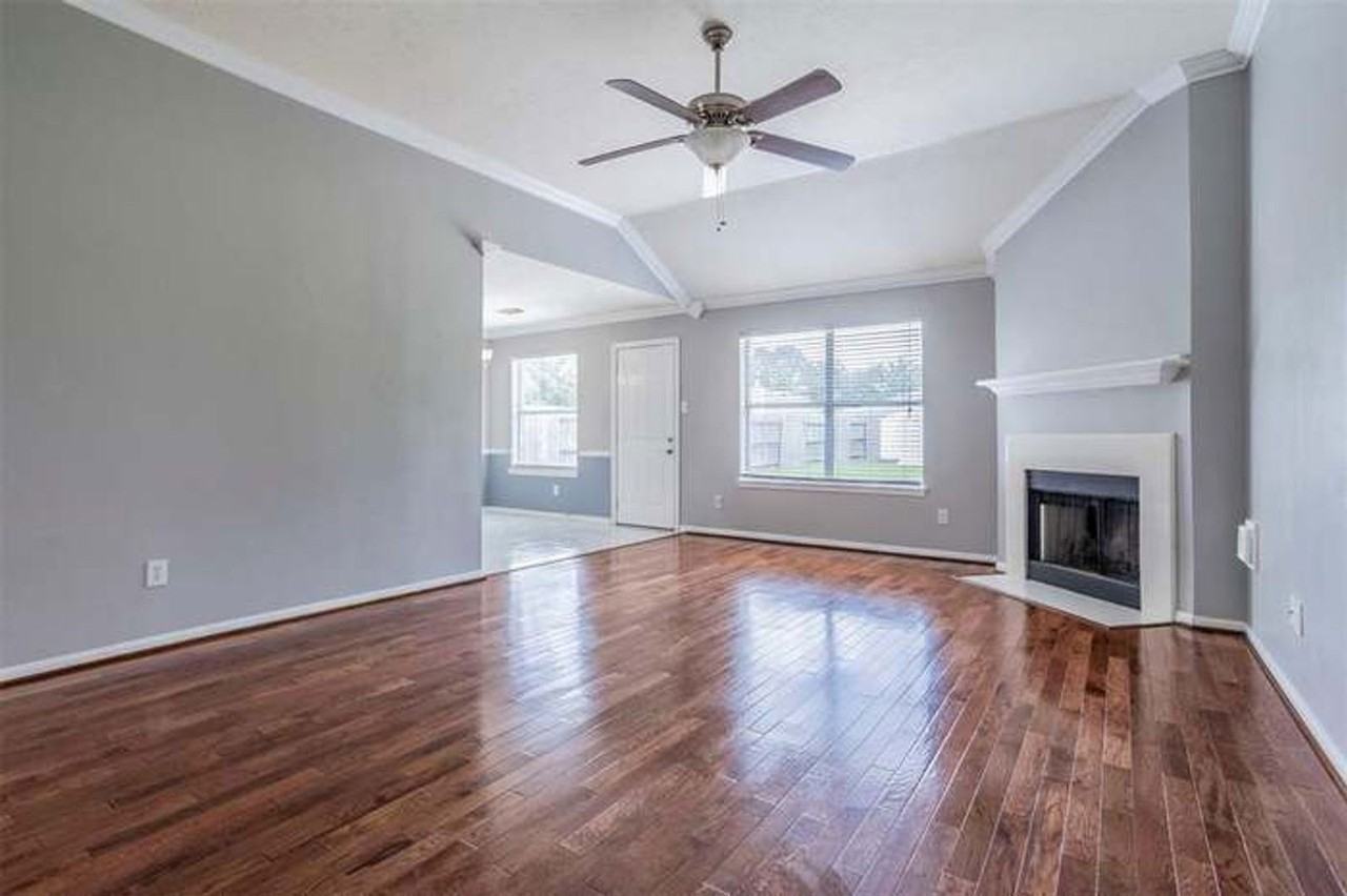 221 Armand Bay Dr - Photo 5 of 20