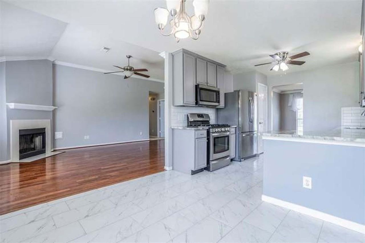 221 Armand Bay Dr - Photo 6 of 20