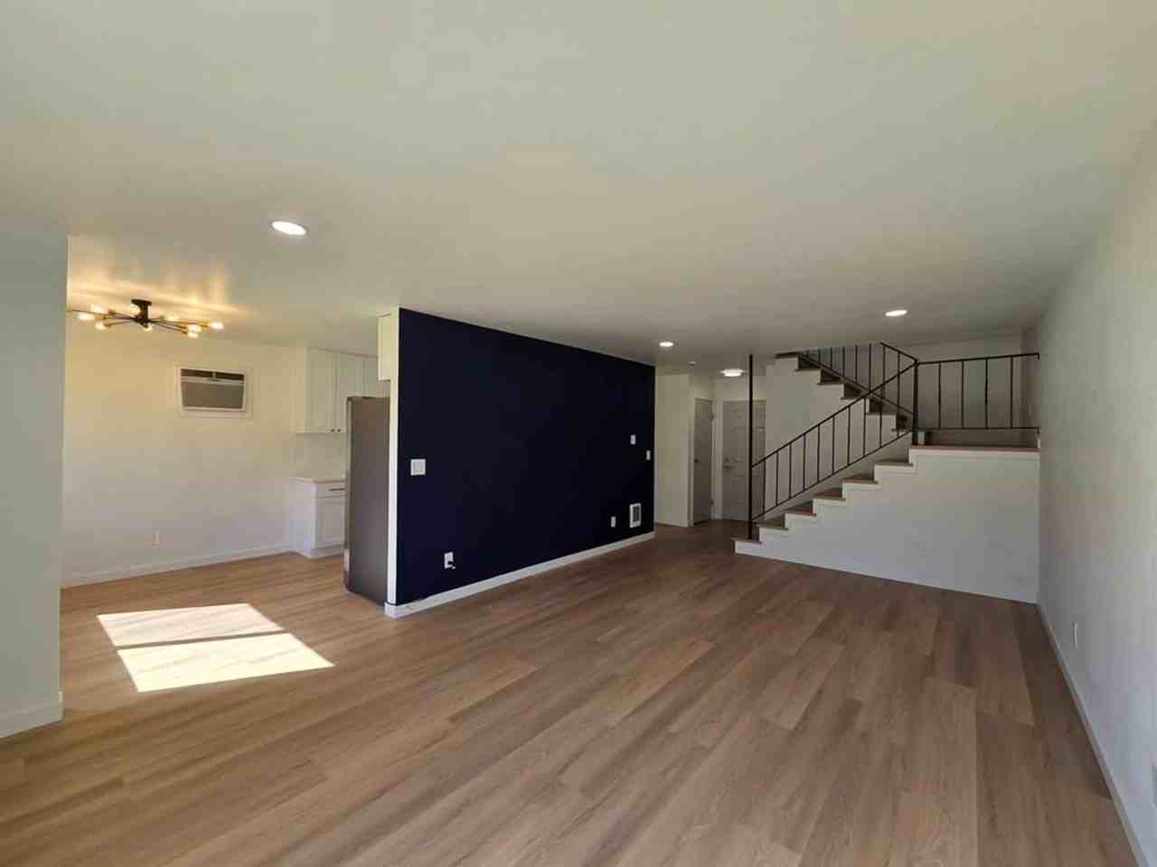 Eastmont Townhomes - Photo 4 of 10