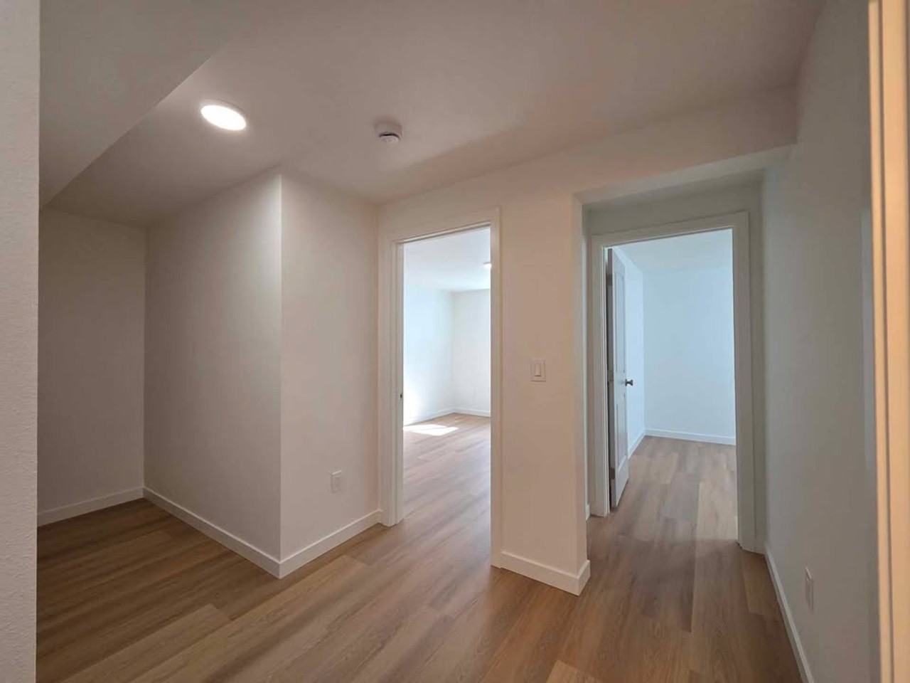 Eastmont Townhomes - Photo 5 of 10