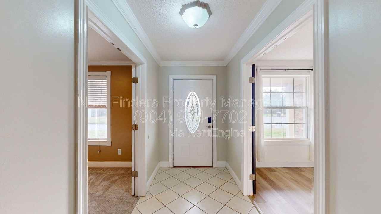 12947 Tree Way Ct N - Photo 3 of 39