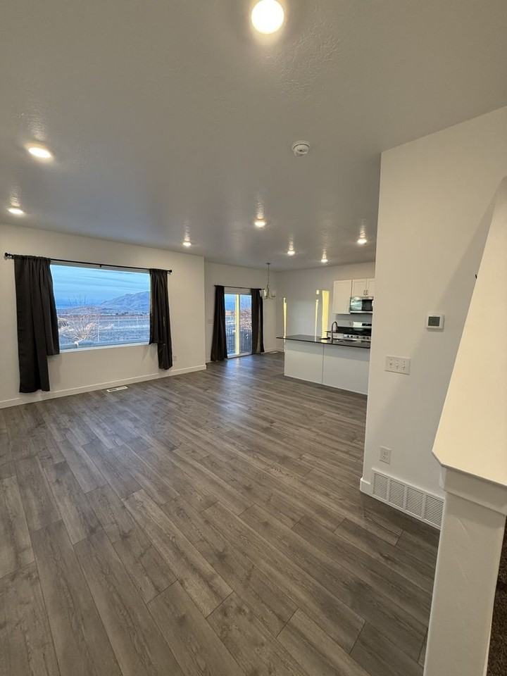 866 S Brubaker Way - Photo 3 of 27