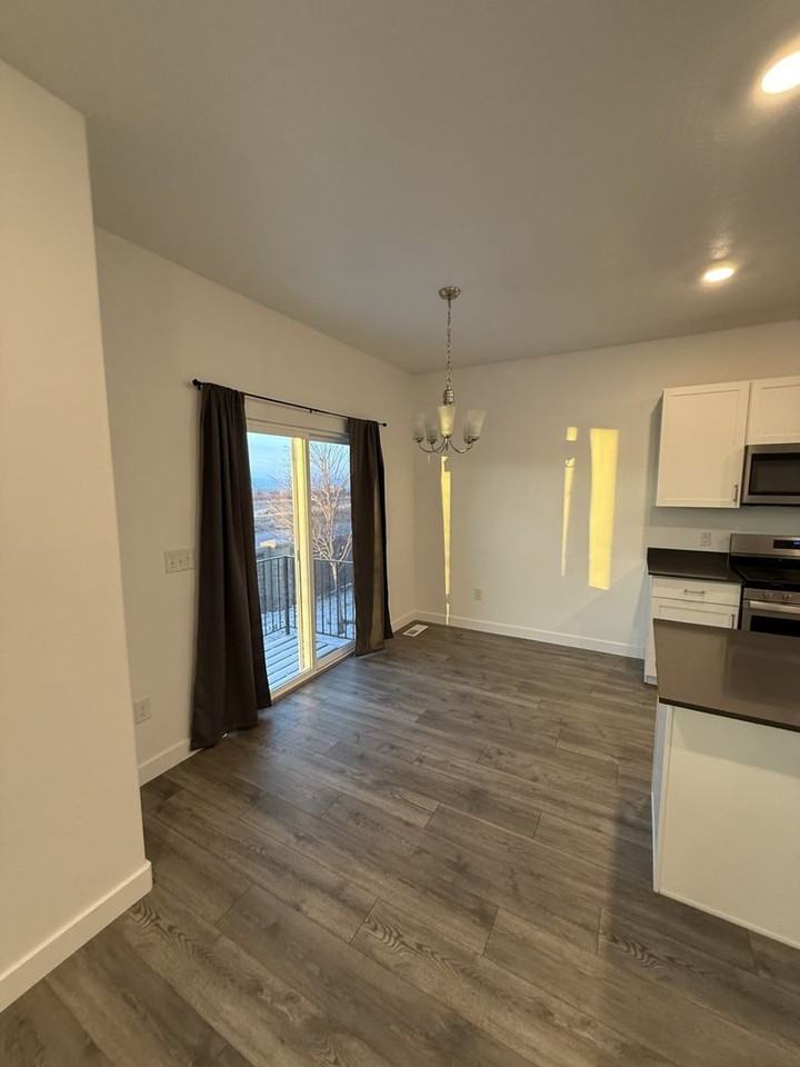 866 S Brubaker Way - Photo 4 of 27