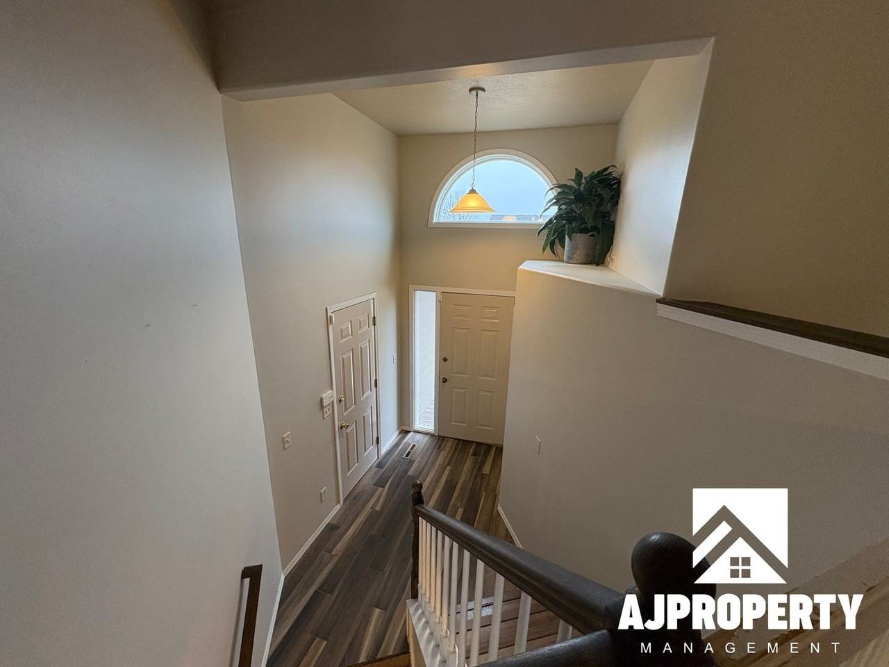 5509 S Sarmar Ave - Photo 4 of 34