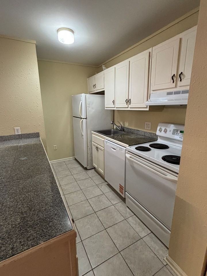 1405A Fernwood Glendale Rd - Photo 7 of 10