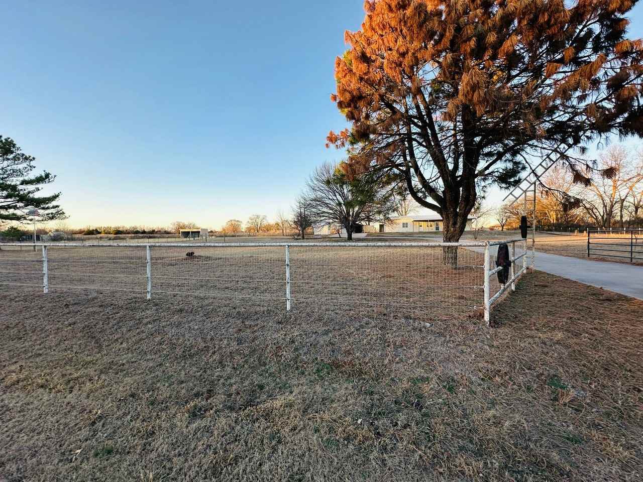 7051 N Sun Country Rd - Photo 3 of 29