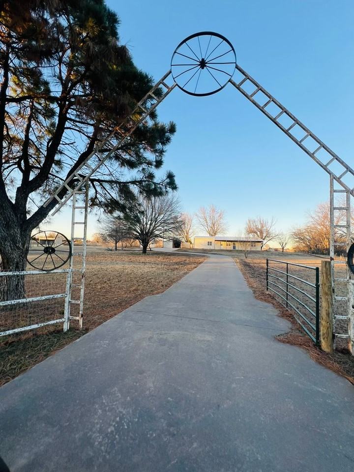 7051 N Sun Country Rd - Photo 5 of 29