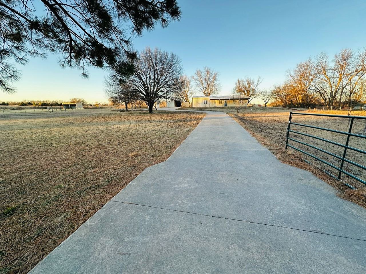 7051 N Sun Country Rd - Photo 6 of 29