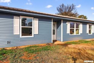 215 Oxford Ln - Photo 1 of 1