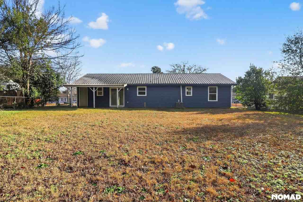 215 Oxford Ln - Photo 7 of 32