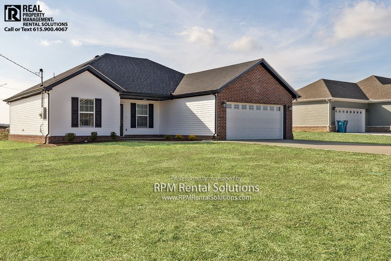 98 Hilltop St - Photo 2 of 28