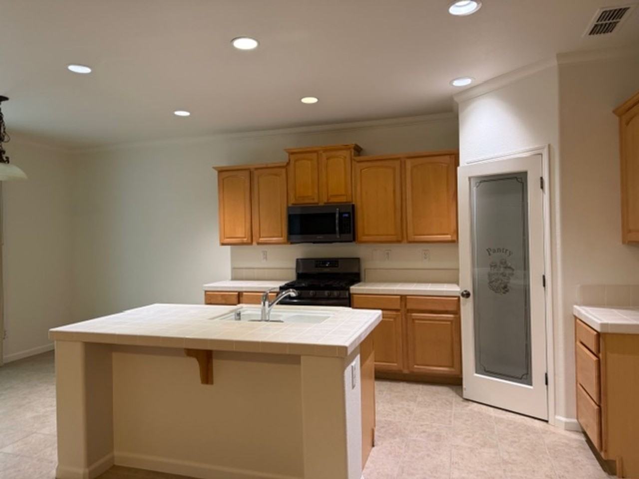 5210 Lotus Pond Way - Photo 6 of 8