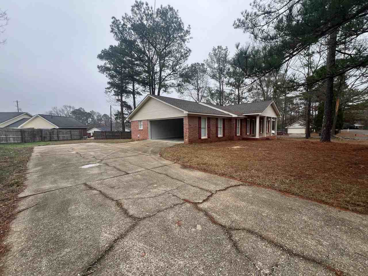 512 Sandbrook Ln - Photo 2 of 33