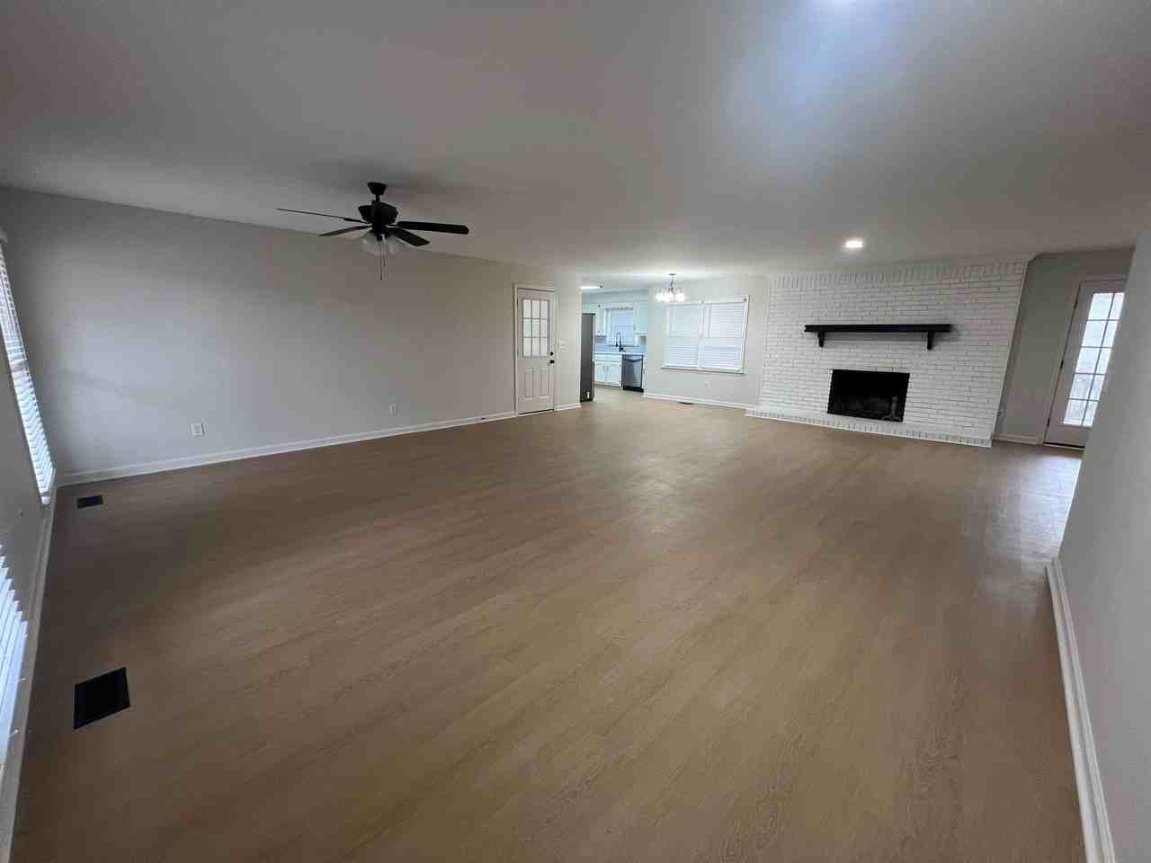 512 Sandbrook Ln - Photo 4 of 33