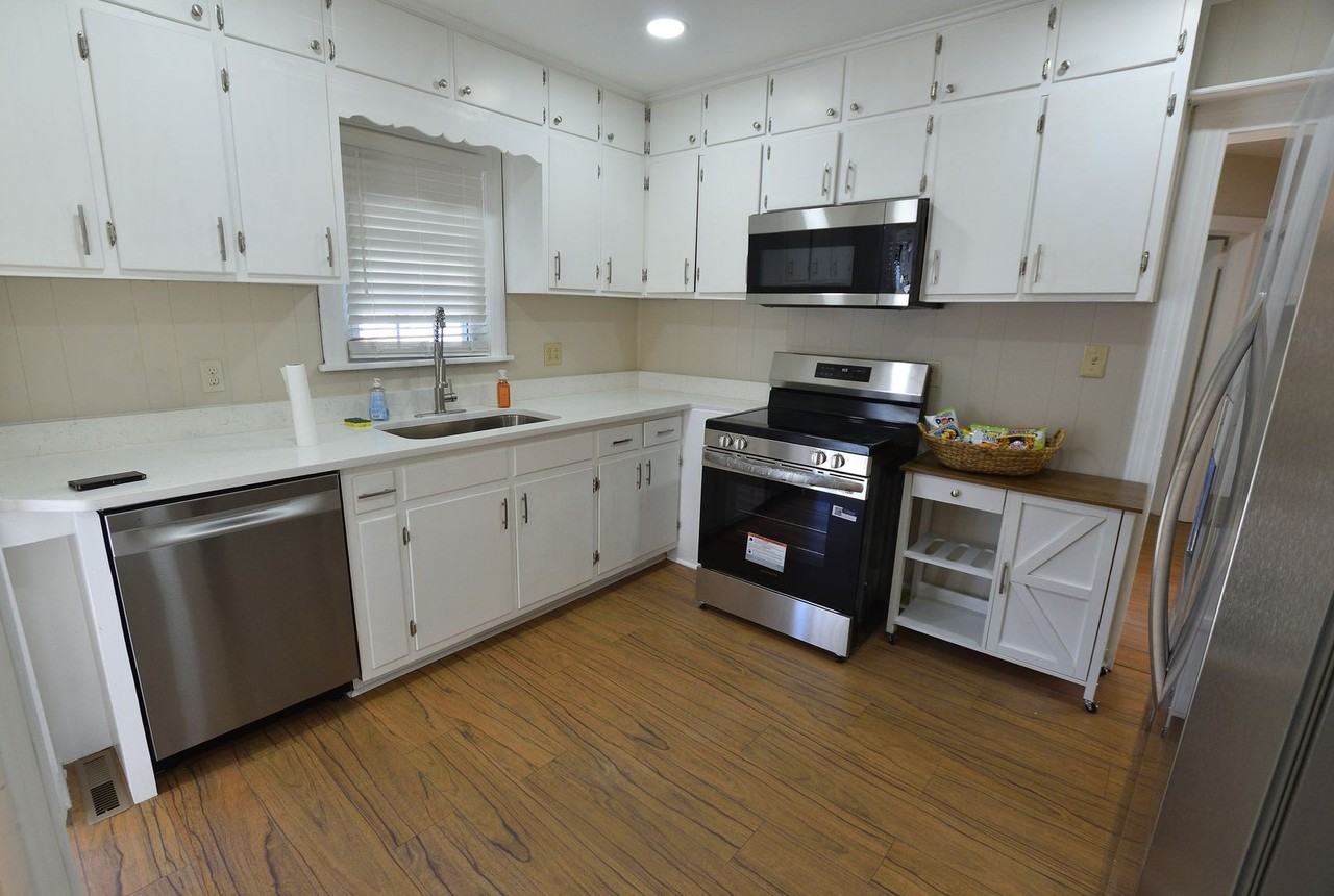 1420 Eastern Ave - Photo 5 of 15