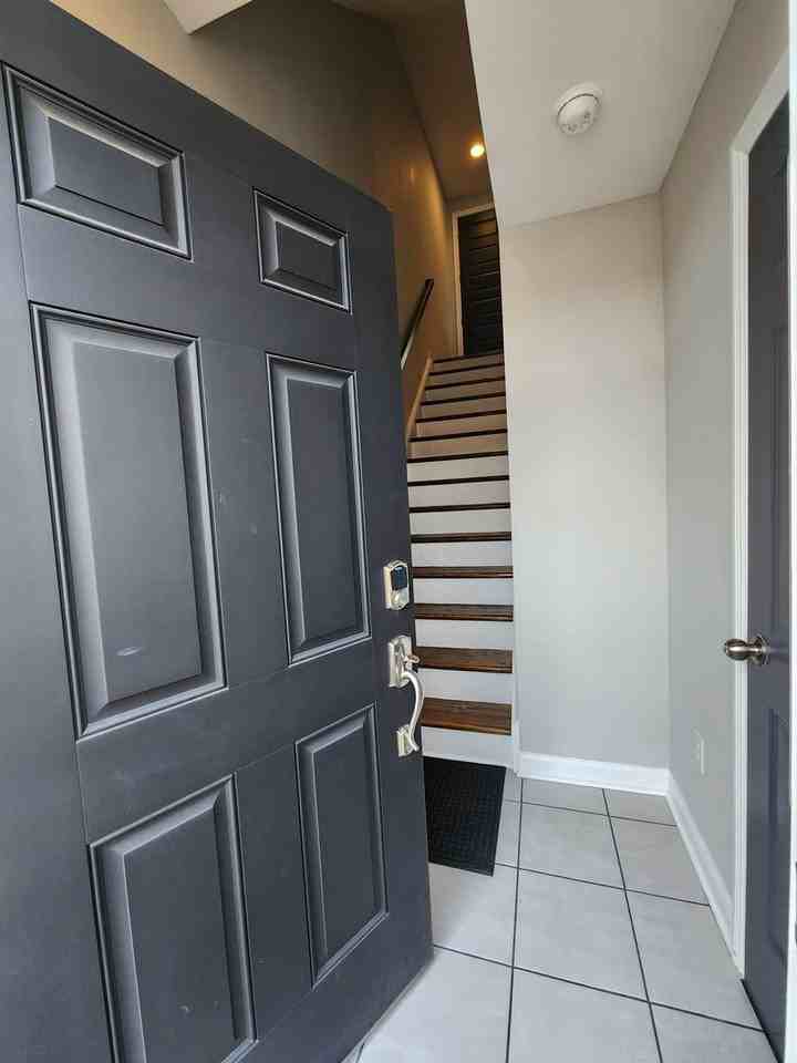 8 N Center St - Photo 6 of 27