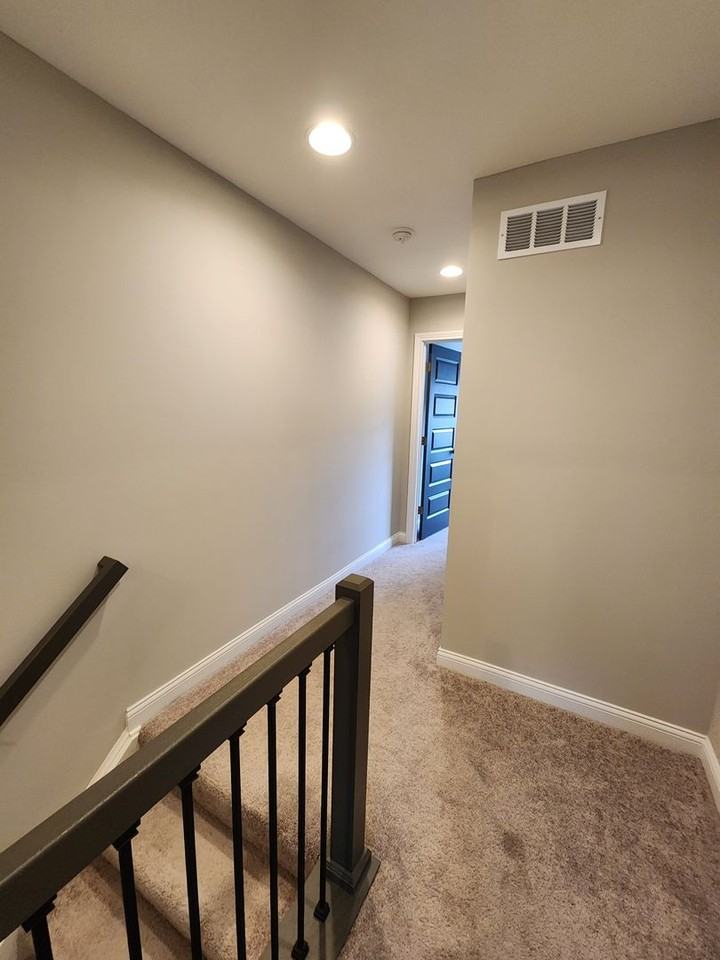 8 N Center St - Photo 7 of 27