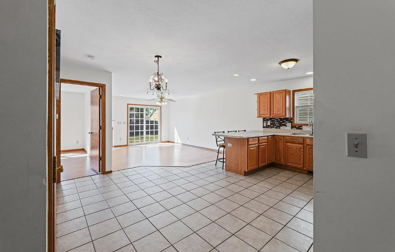 3907 Aberdeen Dr - Photo 3 of 18