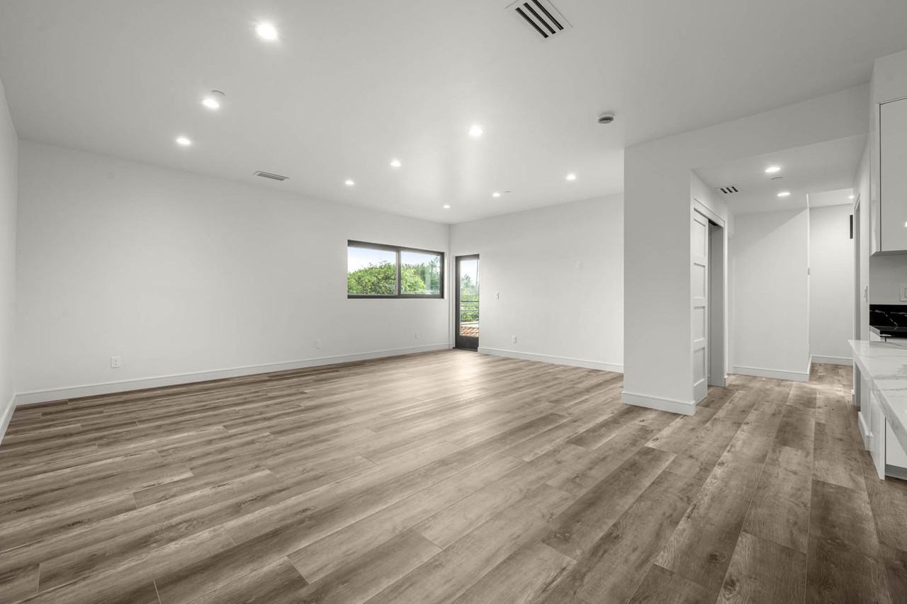 1920 S Sherbourne Dr - Photo 6 of 34