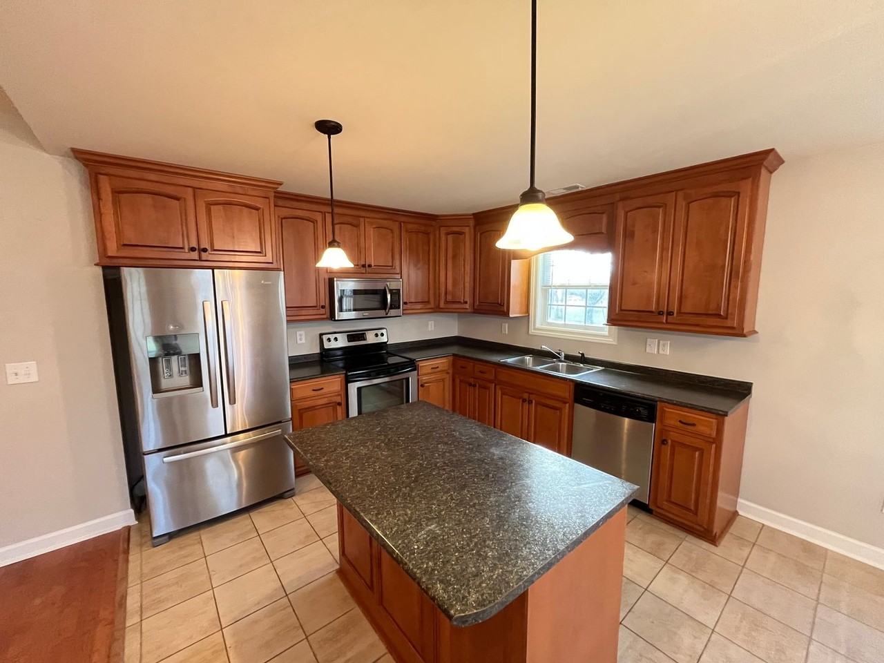 117 Hubert Rd - Photo 6 of 17