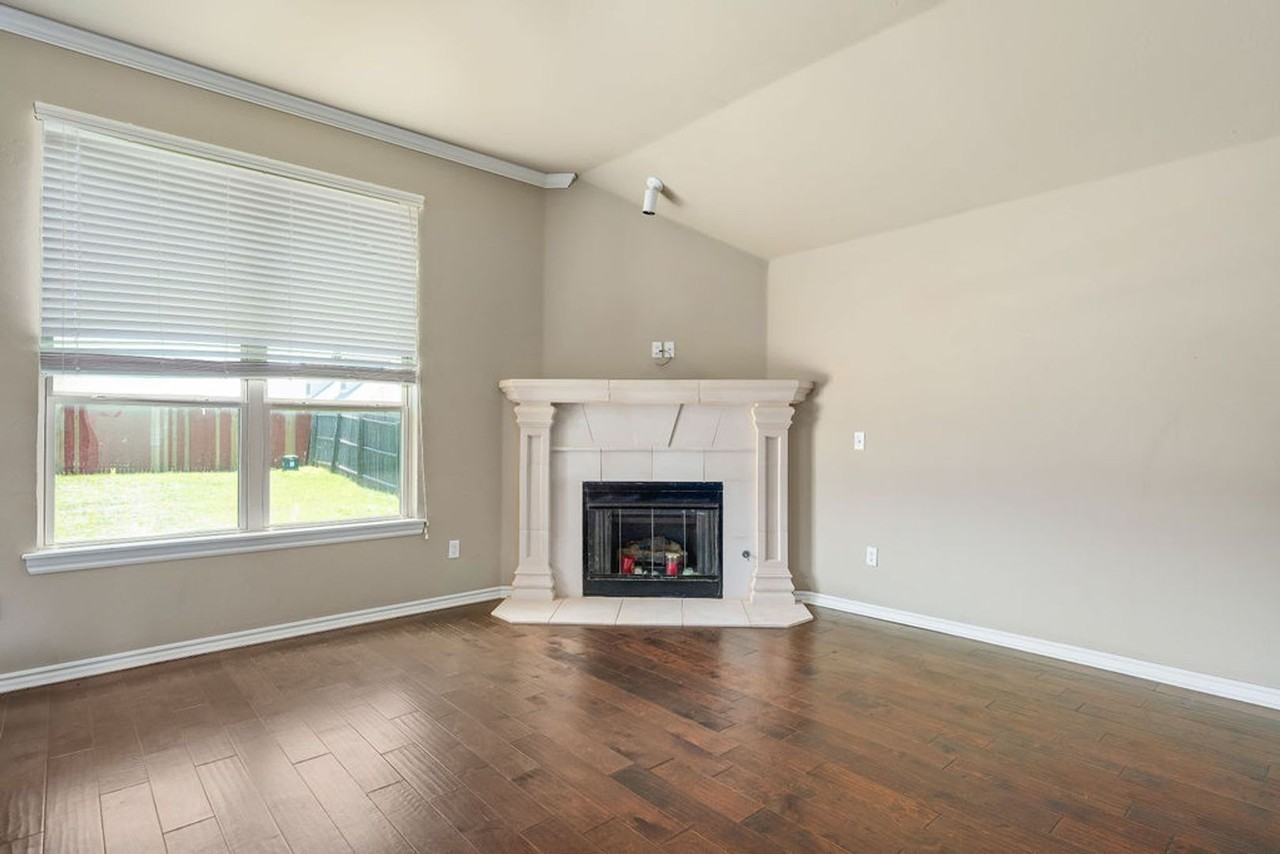 6600 Nw 159th St - Photo 2 of 14