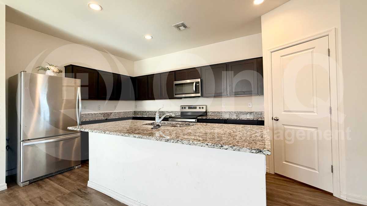 382 S Borromeo Dr - Photo 4 of 21