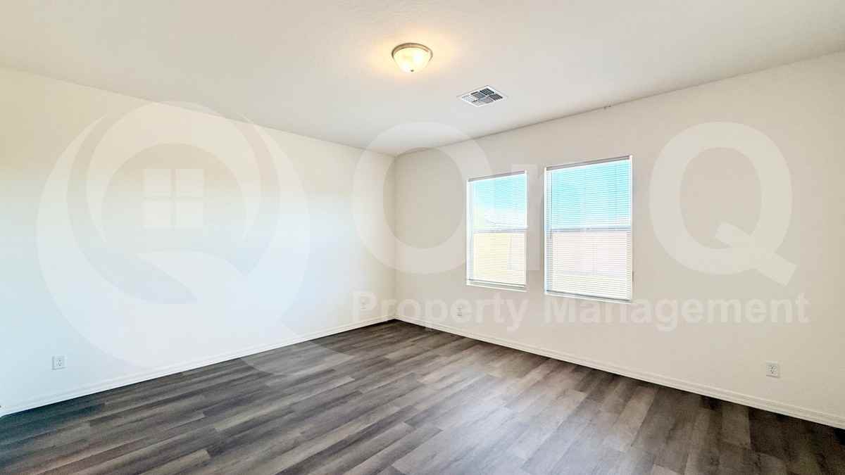 382 S Borromeo Dr - Photo 5 of 21