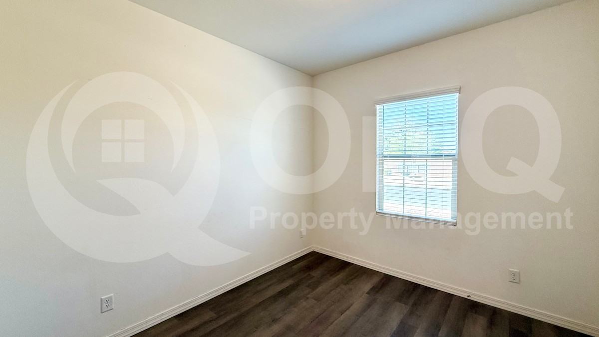 382 S Borromeo Dr - Photo 7 of 21