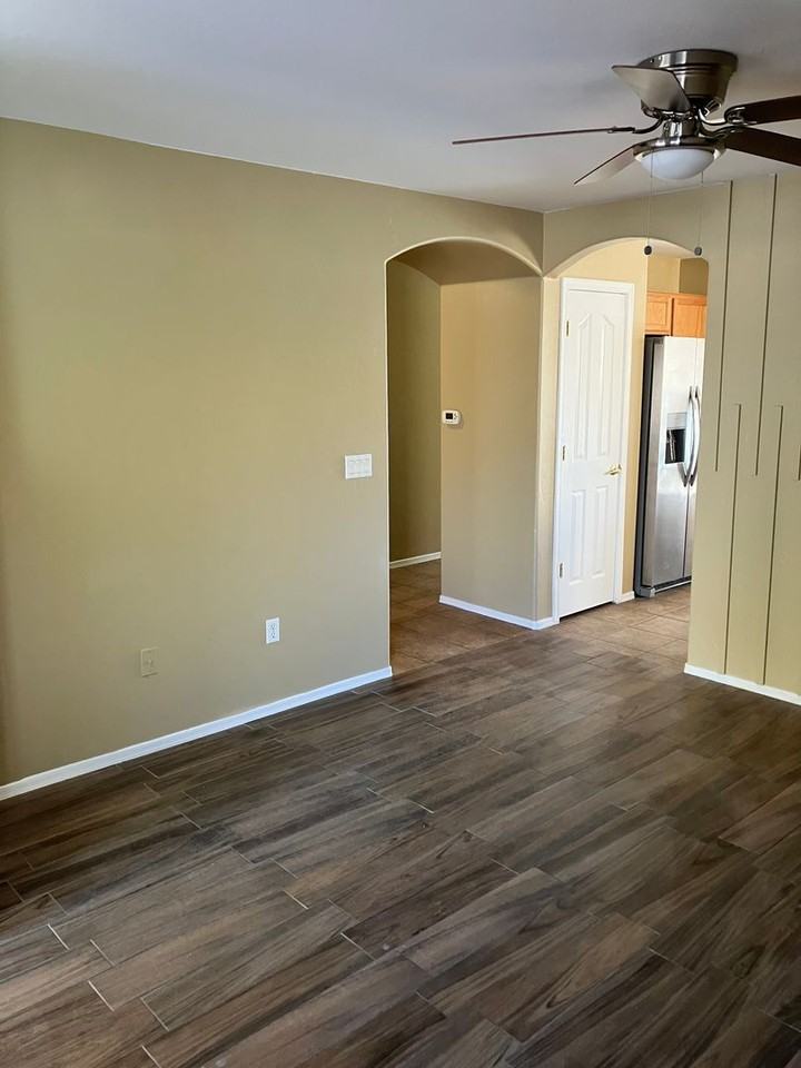 4116 E Cameo Point Dr - Photo 2 of 17