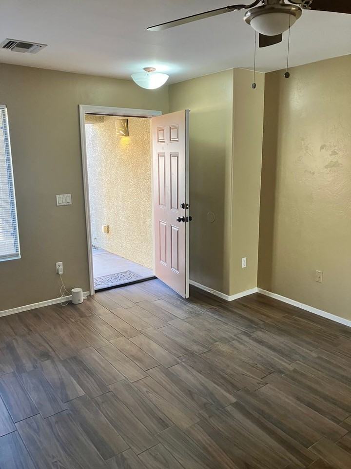 4116 E Cameo Point Dr - Photo 3 of 17