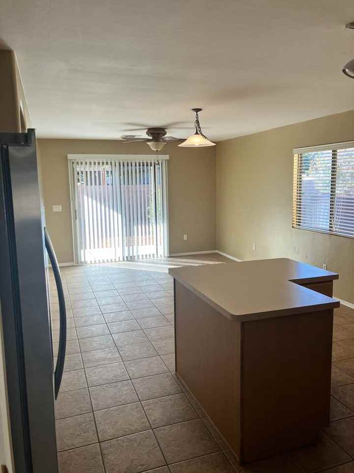 4116 E Cameo Point Dr - Photo 4 of 17