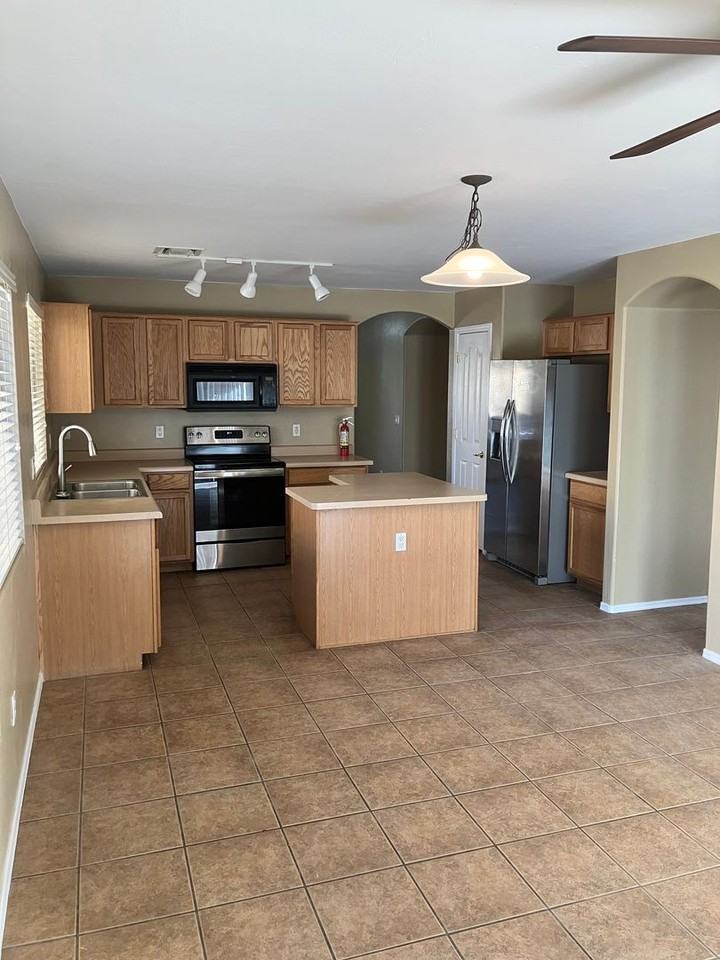 4116 E Cameo Point Dr - Photo 5 of 17