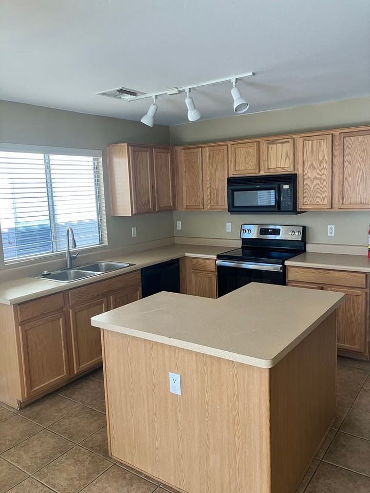 4116 E Cameo Point Dr - Photo 7 of 17