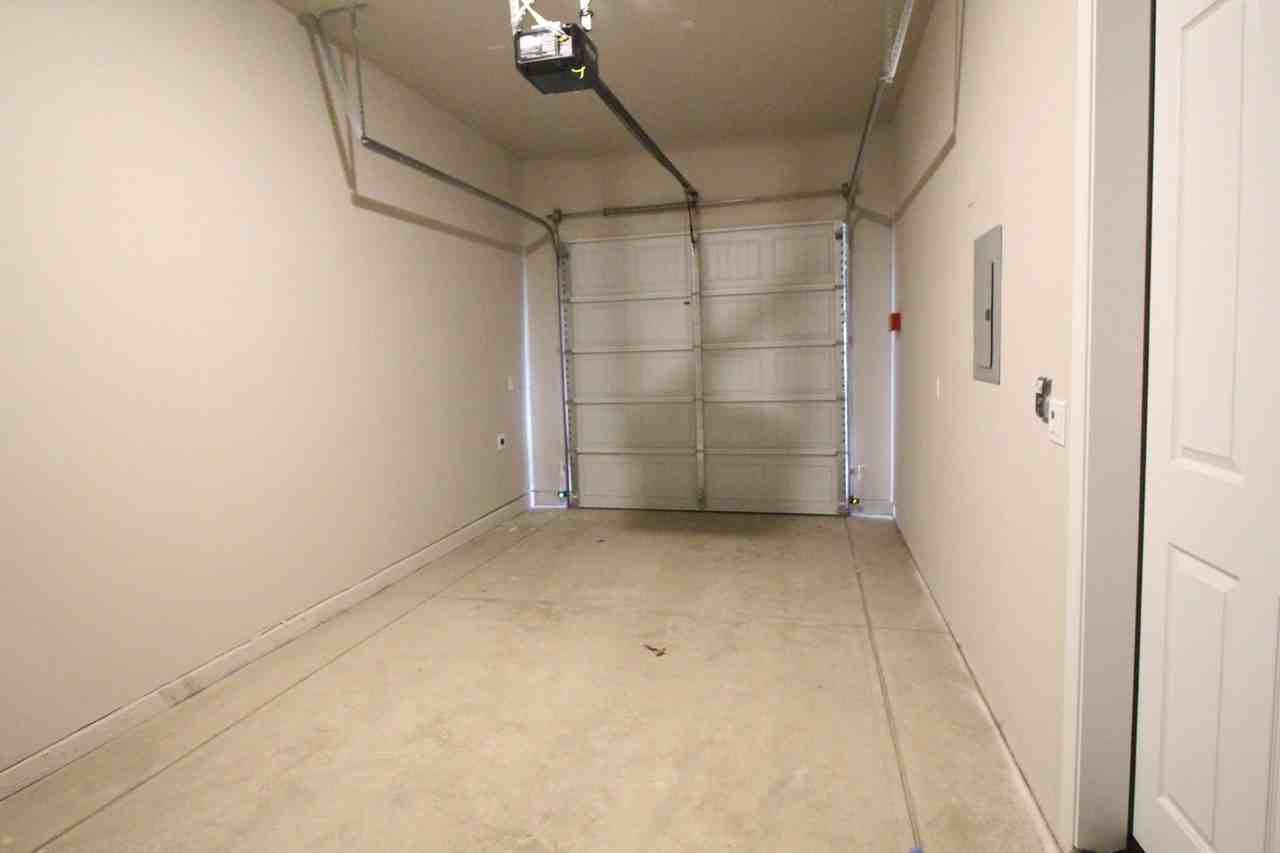 1315 E Portals Ave - Photo 6 of 8