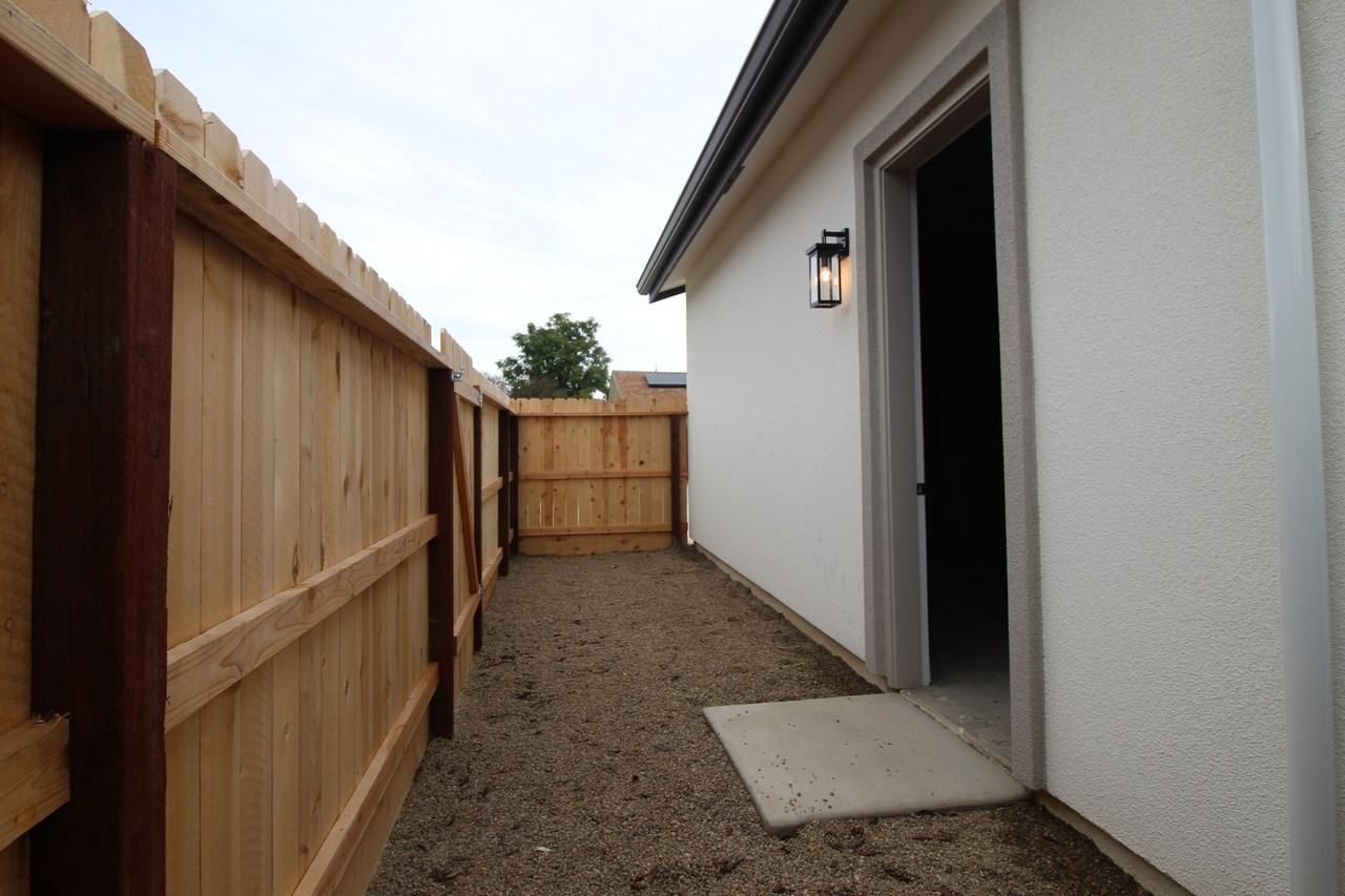 1315 E Portals Ave - Photo 7 of 8