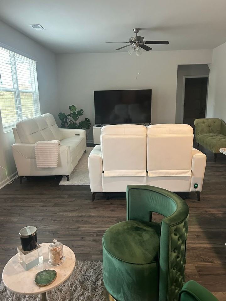 4808 Southwind Rd - Photo 2 of 15