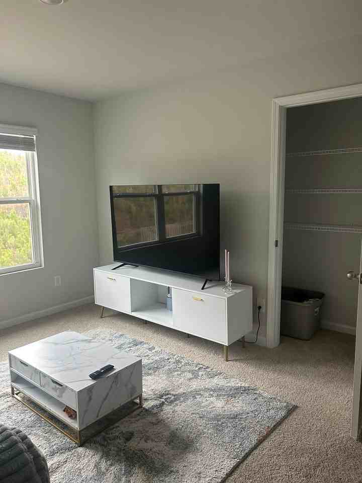 4808 Southwind Rd - Photo 4 of 15